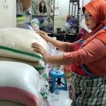 Pedagang Tunggu Pasokan dari Bulog, Harga Beras Tak Kunjung Turun (Foto: Dok MC Batang)