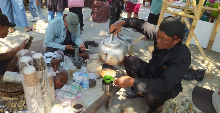 Mengenal Kopi Poro, Kopi Tradisional yang Dinikmati Para Ndoro Tempo Dulu (Foto: Dok Kominfo Demak)
