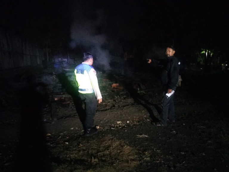 Ditinggal Pergi, Tengah Malam Rumah di Grobogan Ludes Terbakar