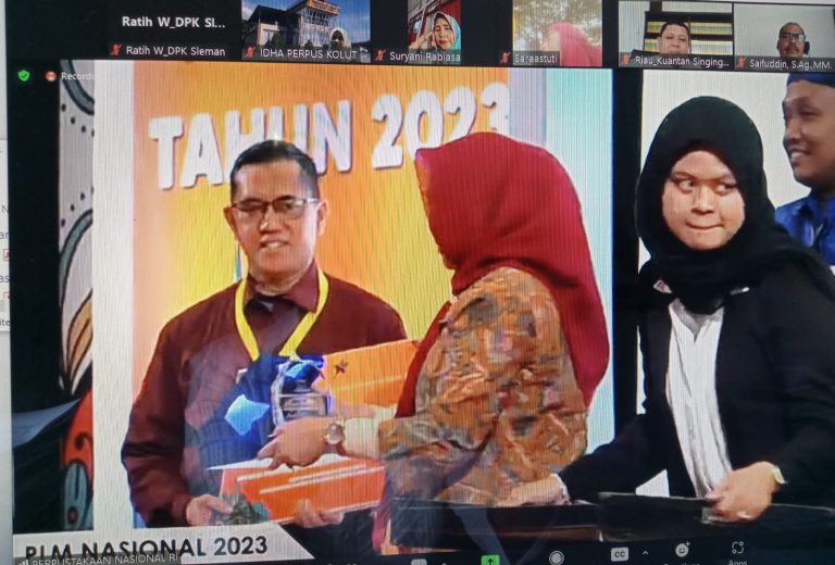 Dispuspa Magelang Raih Penghargaan Inovasi Promosi Layanan dari Perpusnas (Foto: Dok Pemkab Magelang)
