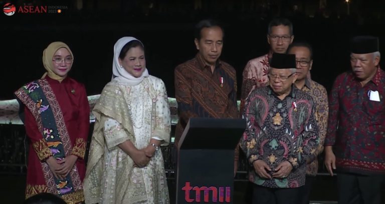 Presiden Jokowi didampingi Ibu Iriana dan Wapres beserta Ibu Ma’ruf Amin serta pejabat lainnya pada Peresmian Revitalisasi TMII, di Jakarta, Jumat (01/09).
