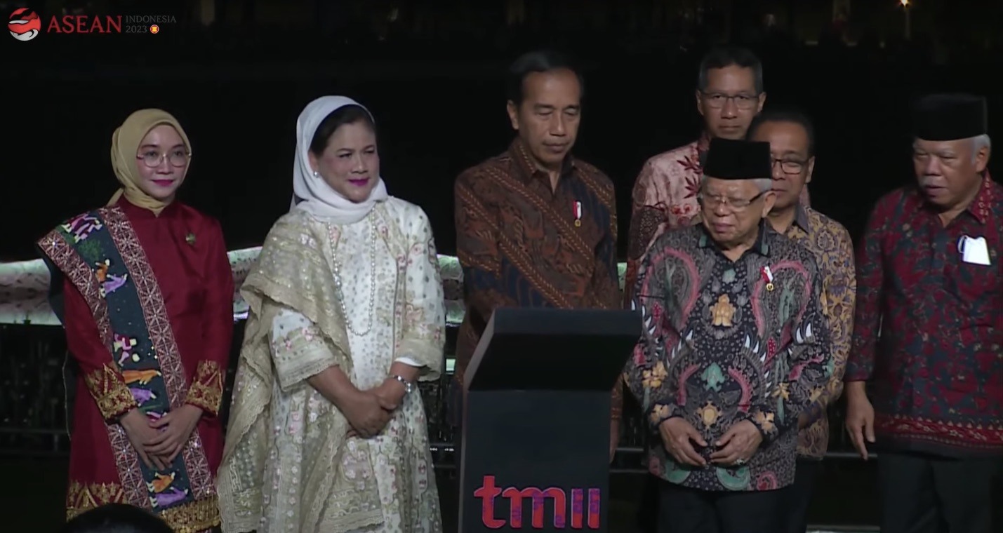 Presiden Jokowi didampingi Ibu Iriana dan Wapres beserta Ibu Ma’ruf Amin serta pejabat lainnya pada Peresmian Revitalisasi TMII, di Jakarta, Jumat (01/09).