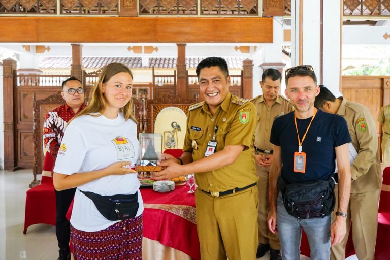 Bupati Magelang Terima Kunjungan Seniman 9 Negara Peserta BIAF 2023 (Foto: Dok Pemkab Magelang)