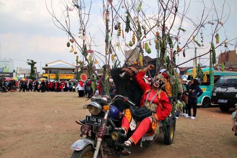Pedagang Gelar Tasyakuran Wiyosan Pasar Sido Makmur (Foto: Dok Dinkominfo Blora)