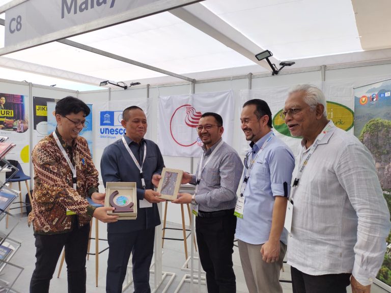 Bupati Kebumen Teken MoU dengan Pengelola Geopark Thailand dan Malaysia (Foto: Dok Pemkab Kebumen)