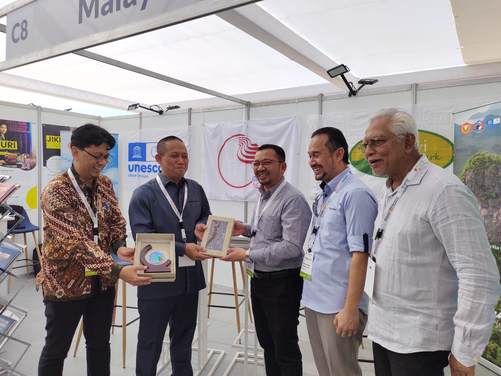 Bupati Kebumen Teken MoU dengan Pengelola Geopark Thailand dan Malaysia (Foto: Dok Pemkab Kebumen)