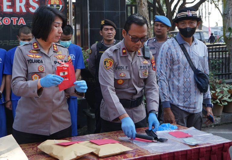 Tiga Pelaku Pengeroyokan Juru Parkir Diamankan Polres Magelang Kota (Foto: Dok Humas Polres Magelang)