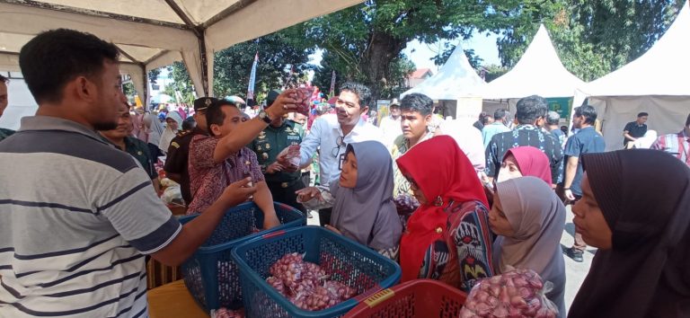 Dibanderol di Bawah Harga Pasaran, Warga Serbu Bazar Pangan Murah (Foto: Dok Diskominfo Jepara)