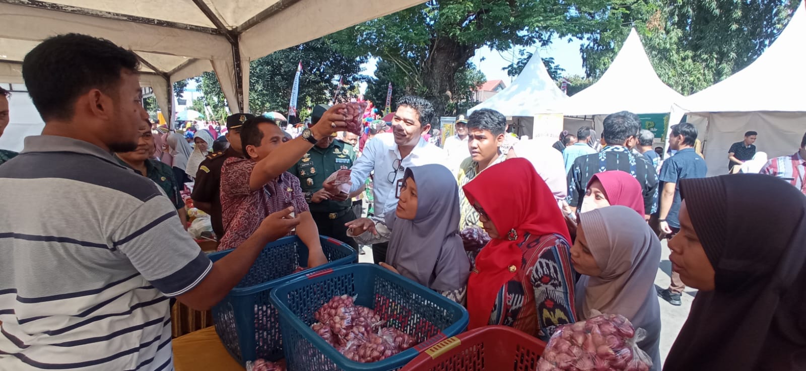 Dibanderol di Bawah Harga Pasaran, Warga Serbu Bazar Pangan Murah (Foto: Dok Diskominfo Jepara)