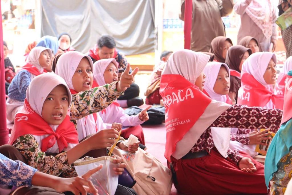 Tumbuhkan Cinta Membaca Melalui Strategi Mendongeng Lewat Seni Ventriloquist (Foto: Dok Timkom Pemkot Pekalongan)