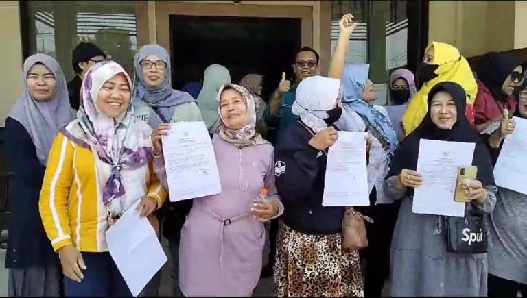 Dapat NIB Gratis, Puluhan Pedagang Makanan Tradisional Tambah Percaya Diri (Foto: Dok MC Batang)