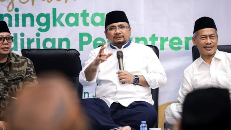 Menteri Agama Yaqut Cholil Qoumas dalam Saresehan Peningkatan Kemandirian Pesantren di Jombang, Jumat (22/09). (Foto: Kemenag)