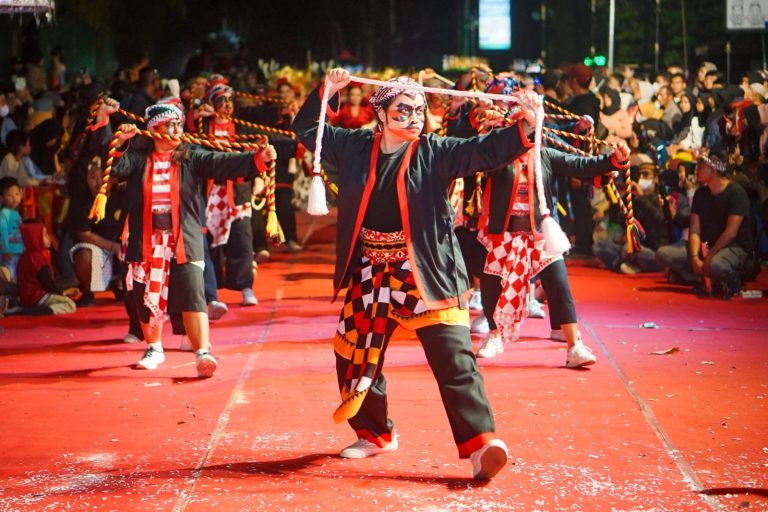 Diikuti 32 Kontingen, Borobudur Night Carnival Lestarikan Kearifan Lokal