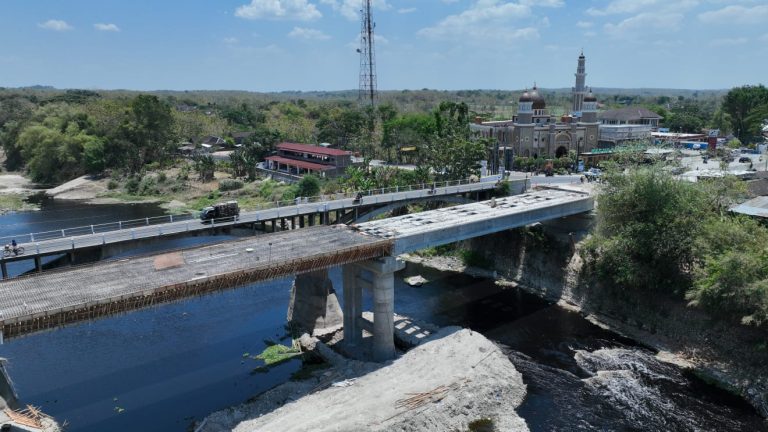 Pantau Lewat ‘Si Wasit’, Pemprov Targetkan Jembatan Ganefo Sragen Rampung Akhir Tahun (Foto: Dok Diskominfo Jateng)