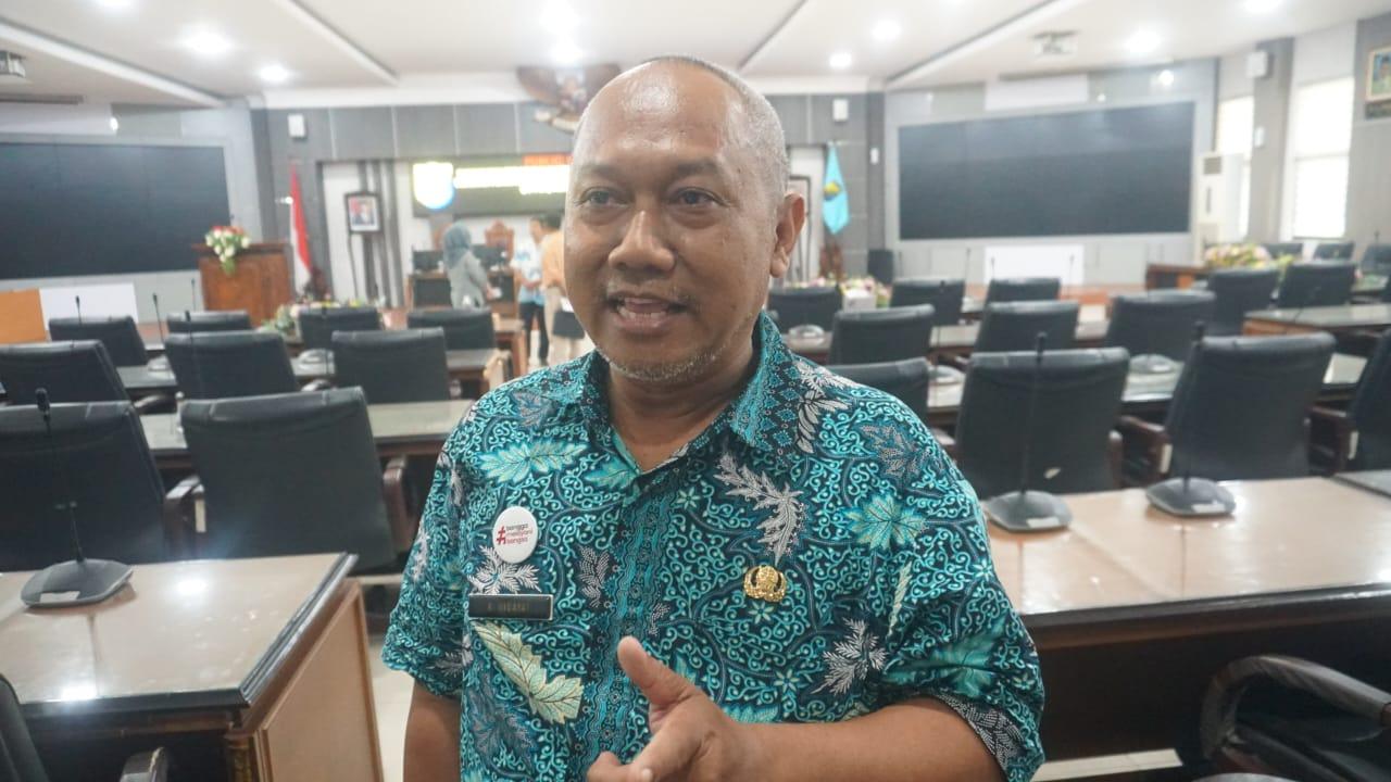 Cara Unik Lurah Beri Reward Warganya yang Tangkap Pembuang Sampah Sembarangan (Foto: Dok Timkom Pemkot Pekalongan)