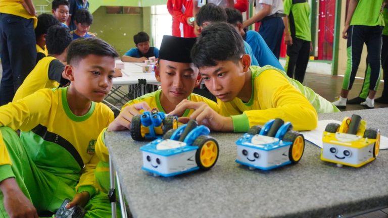 Lomba Robotic Jadi Wadah Pembelajaran IPTEK Yang Interaktif (Foto: Dok Diskominfo Jepara)