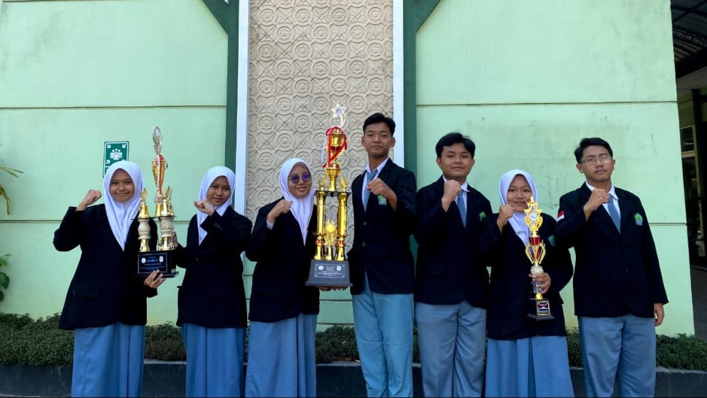 Tim Riset MAN 1 Kudus Juara Umum Mechanical Fair UGM 2023 (Foto: Dok Kemenag)