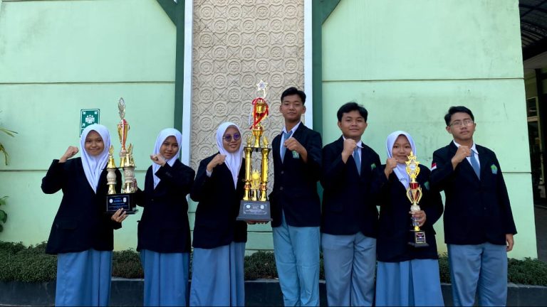 Tim Riset MAN 1 Kudus Juara Umum Mechanical Fair UGM 2023 (Foto: Dok Kemenag)