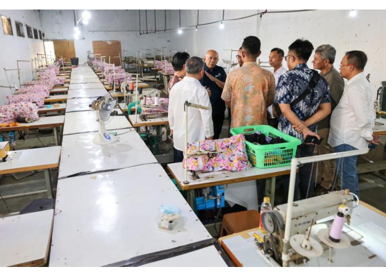 Industri Tekstil di Jabar Terancam Mandek Produksi Imbas Predatory Pricing di Social Commerce (Foto: Dok KemenKopUKM)