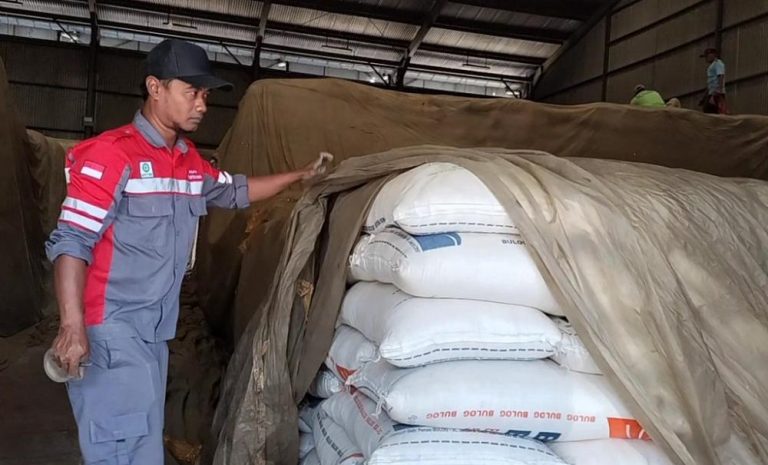 Bulog Salurkan 78,7 Ton Bantuan Beras Cadangan untuk 78.799 KPM (Foto: Dok MC Batang)