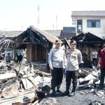Kunjungi TKP Kebakaran Pasar Slogohimo, Kapolda Bentuk Tim Ungkap Penyebab Kebakaran (Foto: Dok Humas Polda Jateng)