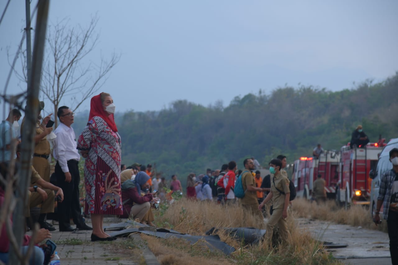 Butuh Satu Minggu, Proses Pendinginan di Lokasi Bekas Kebakaran TPA Jatibarang  (Foto: Dok Diskominfo Jateng)