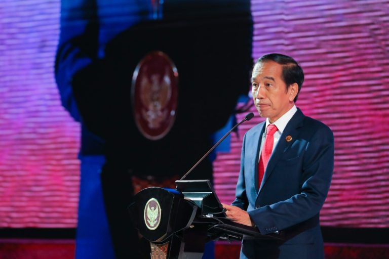Presiden Joko Widodo menyampaikan pidato pada pembukaan AIPF di Hotel Mulia, Jakarta, Selasa (05/09). (Foto: Dok MC KTT ASEAN 2023)
