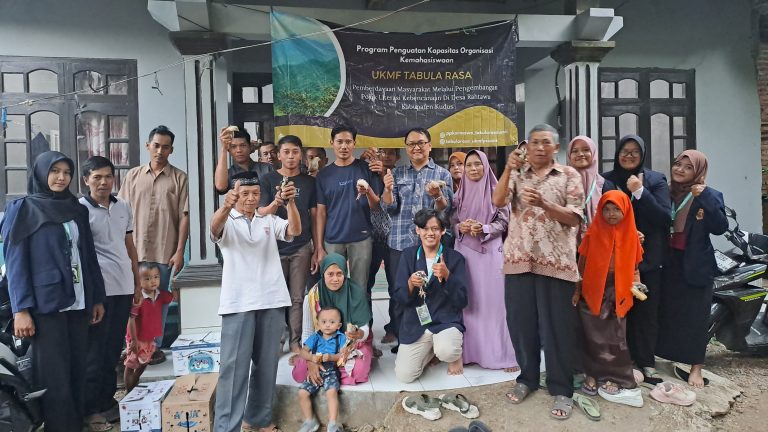 Tingkatkan Mitigasi dan Perekonomian Warga, Tabularasa UMK Bentuk Program Tabungan Bencana di Desa Rahtawu