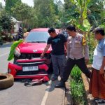 Kecelakaan Tunggal, Mobil Tabrak Pal Jembatan di Kejobong Purbalingga (Foto: Dok Humas Polres Purbalingga)