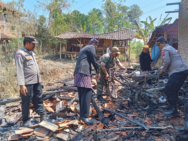 Dapur Terbakar, Dua Unit Motor Warga Porangparing Ikut Terpanggang (Foto: Dok Humas Polresta Pati)