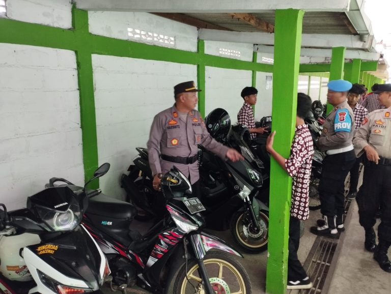Surprise! Polisi Datang ke Sekolah Langsung Razia Motor Pelajar (Foto: Dok Humas Polres Bantul)