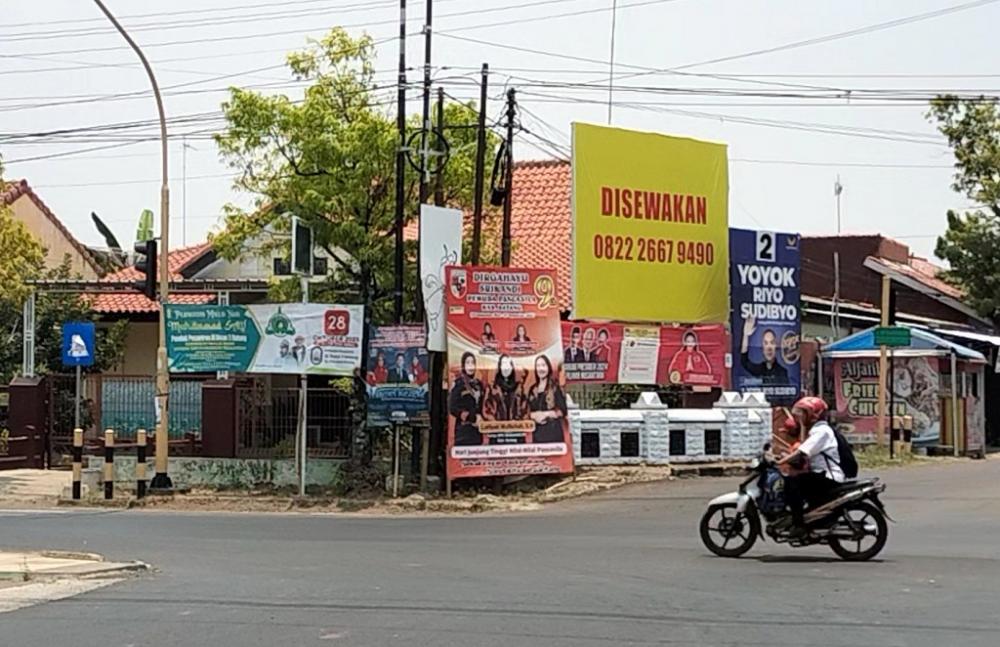 Baliho Caleg Terpajang, Satpol PP Menilai Sebagai Media Pengenalan (Foto: Dok MC Batang)