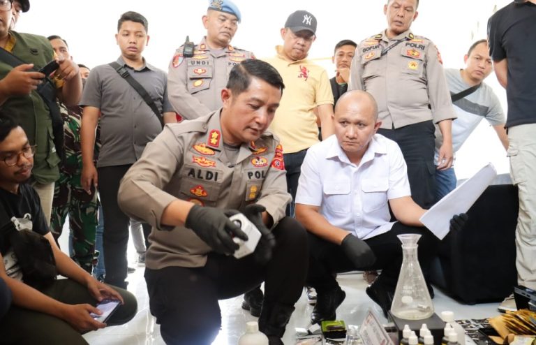 Polres Cimahi Ungkap Home Industri Narkoba, Beromzet Rp 100 Juta per Bulan (Foto: Dok Humas Polres Cimahi)