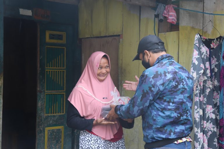 Beri Bantuan Permakanan, Kemensos Penuhi Kebutuhan Dasar Disabilitas (Foto: Dok Kemensos)