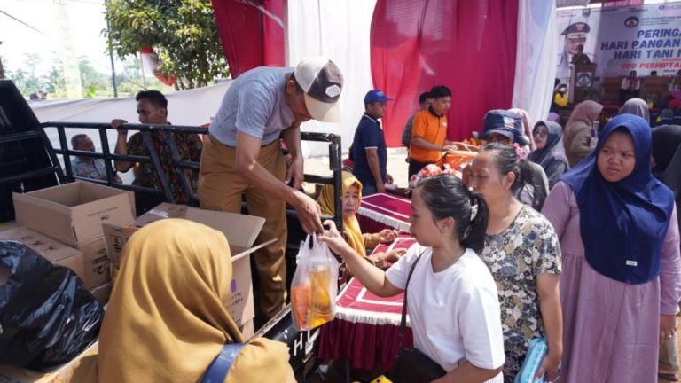 Memperingati HPS, Perhiptani Batang Bantu Beras ke Masyarakat Kurang Mampu (Foto: Dok MC Batang)