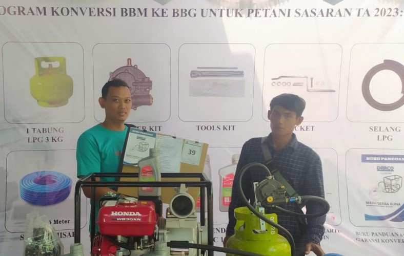 Ratusan Petani di Rembang dapat Bantuan Pompa Air Berbahan Bakar Gas (Foto: Dok Kominfo Rembang)