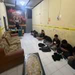 Sedang Asyik Pesta Miras di Tanggul Pinggiran Terminal, 8 Warga Diamankan Tim Sparta (Foto: Dok Humas Polresta Surakarta)