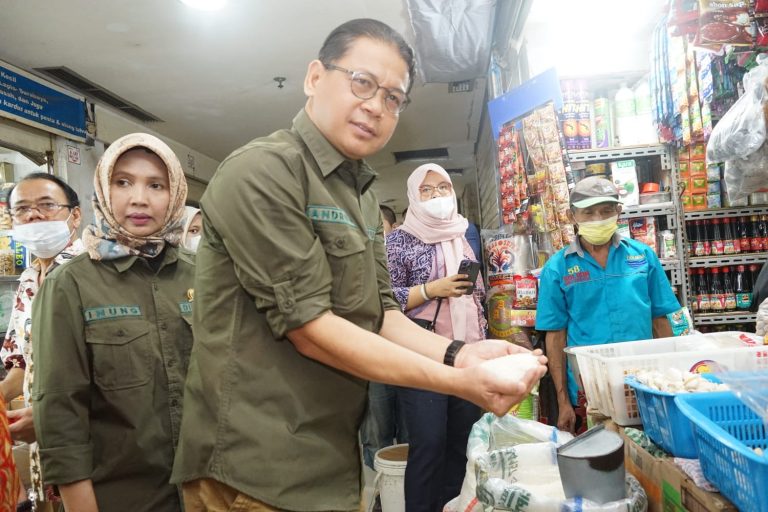 Dugaan Beras Sintetis, OKKP Badan Pangan Nasional Lakukan Investigasi bersama OKKPD (Foto: Dok Bapanas)