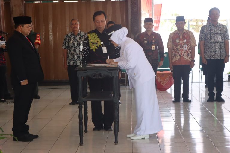 Bupati Ingatkan Kades Serius Bantu Warga Terdampak Kekeringan (Foto: Dok Diskominfo Semarang)
