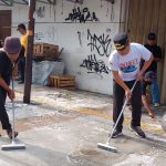 Bupati, ASN dan Masyarakat Gotong Royong Bersihkan Trotoar Moro Soetta (Foto: Dok Pemkab Kebumen)