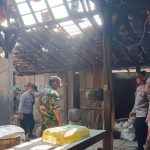 Pasca Puting Beliung di Grobogan, TNI Polri Bantu Perbaikan Rumah Rusak (Foto: Dok Humas Polres Grobogan)