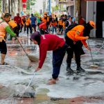 Usai MEC dan Kirab Ruwat Bumi, Relawan Gotong Royong Bersihkan Trotoar Pecinan  (Foto: Dok Diskominsta Magelang)