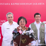 Menteri LHK Siti Nurbaya menyampaikan keterangan pers, di Jakarta Selasa (03/10). (Foto: Dok Humas Setkab)
