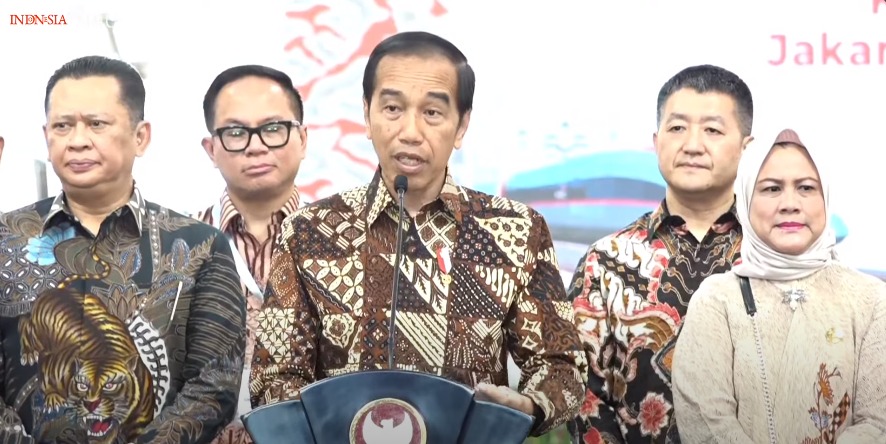Presiden Jokowi Minta Masyarakat Beri Kritik dan Masukan Terhadap Kereta Cepat Jakarta-Bandung (Foto: Dok BPMI Setpres)