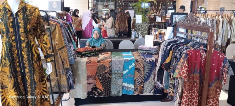 Festival UMKM Memamerkan Keindahan Batik Produksi Sukoharjo (Foto: Dok Pemkab Sukoharjo)