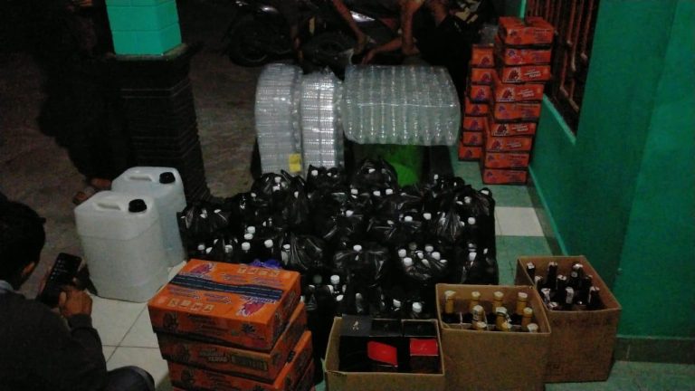 Ratusan Botol Miras Disita, Pasca Tewasnya 5 Korban Miras Oplosan Polres Bantul Gencar Razia  (Foto: Dok Humas Polres Bantul)