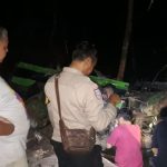 Polisi dan Warga Evakuasi Mobil Pengangkut Air Bersih Masuk Jurang di Purbalingga (Foto: Dok Humas Polres Purbalingga)