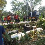 Transformer Beraksi, Evakuasi Truk Tanki yang Terperosok ke Kali (Foto: Dok Humas Polres Karanganyar)