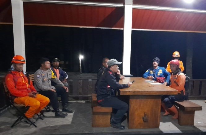 Kebakaran Hutan di Gunung Ungaran, Polres Semarang Terus Monitor Perkembangan (Foto: Dok Humas Polres Semarang)