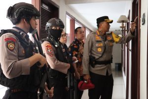 Kapolresta Surakarta Pimpin Langsung Penangkapan Pelaku Penusukan di Sebuah Kamar Hotel  (Foto: Dok Humas Polresta Surakarta)